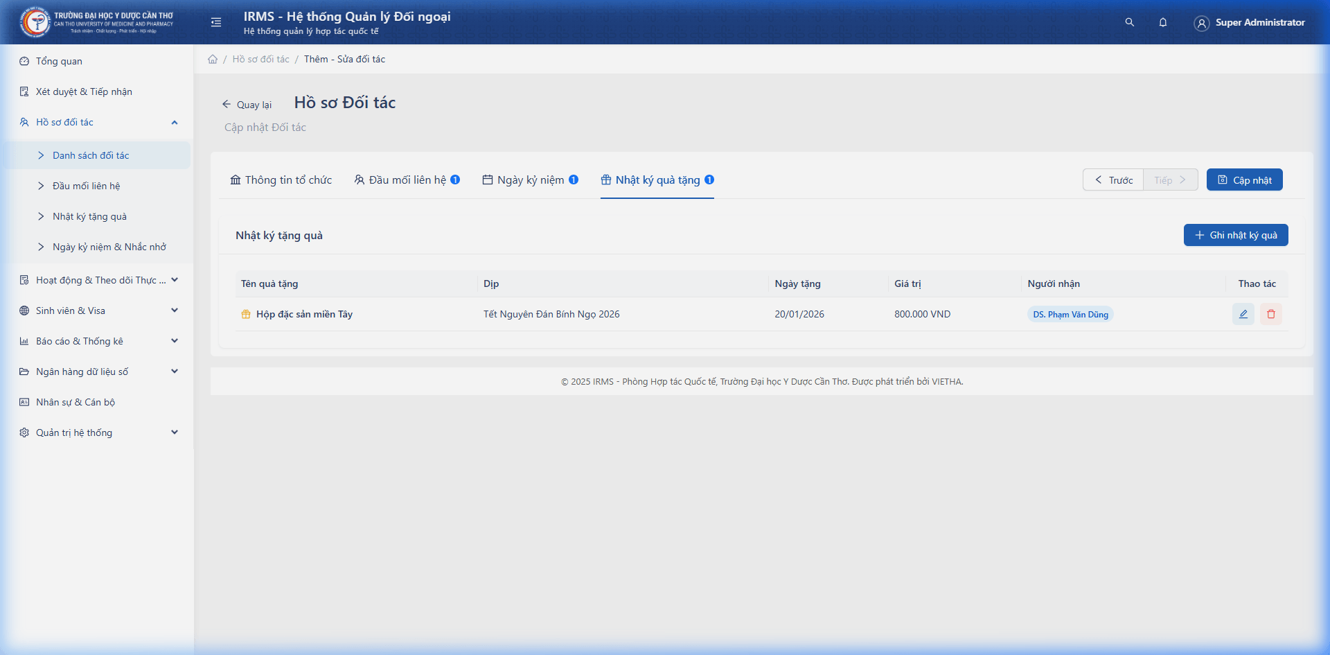 Tab 4: Nhật ký quà tặng - Lịch sử ngoại giao